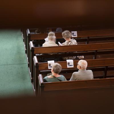 Yleisöä Mäntän kirkon Urkuvartissa. Kuva. Justus Hautakangas